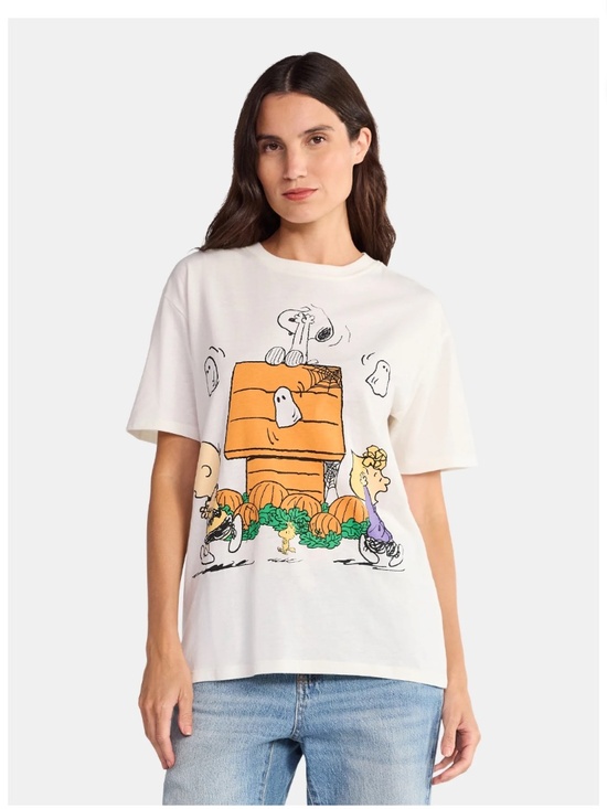 Peanuts Tops - Peanuts Women’s Winter White Graphic T-Shirt Size Medium NWT